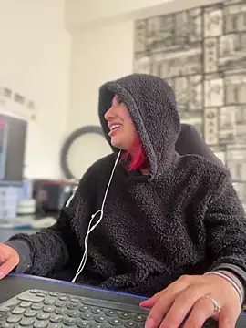 Scarlett-LS online show from March 7, 2025, 4:11 pm