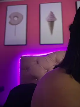 Scarlett-LS online show from November 17, 2025, 2:39 am