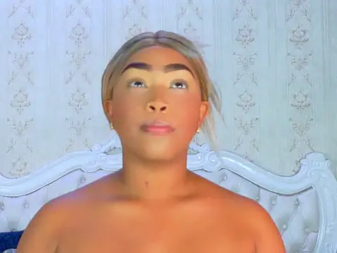 Snapshot of TianahGlow chatting on September 17, 2025, 9:27 pm TianahGlow online show from September 17, 2025, 9:27 pm