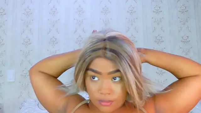 Snapshot of TianahGlow chatting on September 24, 2025, 8:12 pm TianahGlow online show from September 24, 2025, 8:12 pm