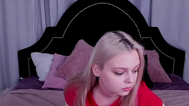 Snapshot of CLAIRE_VOGT chatting on March 7, 2025, 3:39 pm CLAIRE VOGT online show from March 7, 2025, 3:39 pm