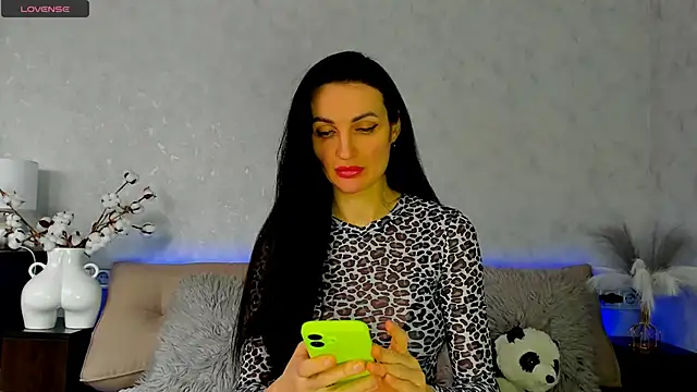 Snapshot of Tina_Mart chatting on February 16, 2026, 8:54 am Tina Mart online show from February 16, 2026, 8:54 am