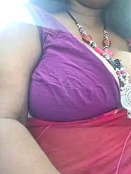 Snapshot of SX-JUHI chatting on October 7, 2025, 2:03 pm SX-JUHI online show from October 7, 2025, 2:03 pm