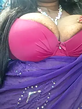 Snapshot of SX-JUHI chatting on October 30, 2025, 2:51 pm SX-JUHI online show from October 30, 2025, 2:51 pm