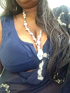 Snapshot of SX-JUHI chatting on November 14, 2025, 8:40 pm SX-JUHI online show from November 14, 2025, 8:40 pm