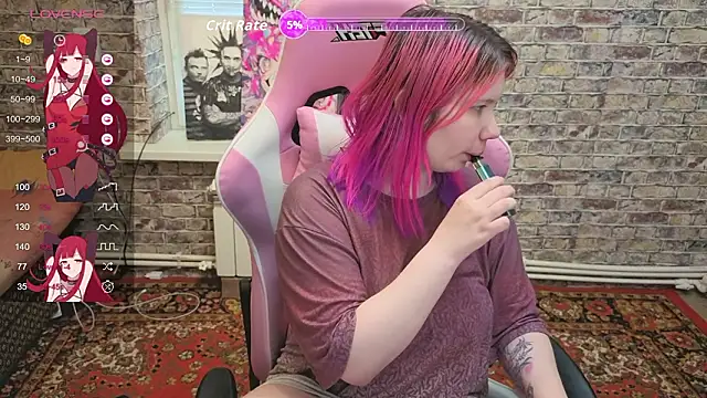 Little kitsune1707 online show from February 3, 2026, 10:09 am