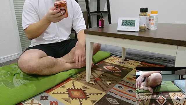 Snapshot of YARASERO-kun chatting on October 5, 2025, 2:26 pm YARASERO-kun online show from October 5, 2025, 2:26 pm