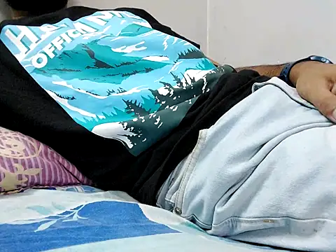 Snapshot of Lustyluckyy chatting on September 30, 2025, 4:12 pm Lustyluckyy online show from September 30, 2025, 4:12 pm