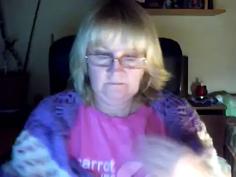 Snapshot of Violet5364 chatting on February 23, 2025, 6:23 pm Violet5364 online show from February 23, 2025, 6:23 pm