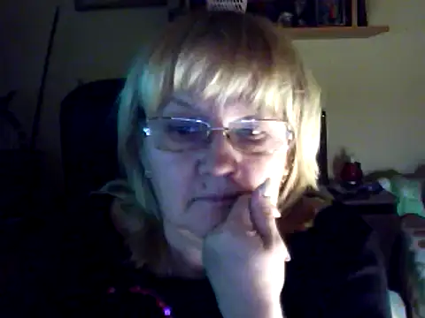 Snapshot of Violet5364 chatting on February 27, 2025, 7:58 pm Violet5364 online show from February 27, 2025, 7:58 pm