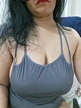 Snapshot of Jassi_Does chatting on June 26, 2026, 9:30 pm Jassi Does online show from June 26, 2026, 9:30 pm
