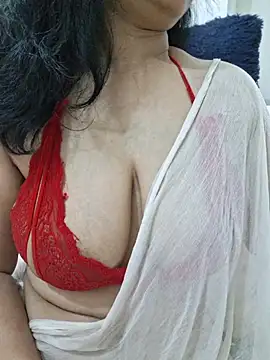 Snapshot of Jassi_Does chatting on July 19, 2026, 9:18 pm Jassi Does online show from July 19, 2026, 9:18 pm