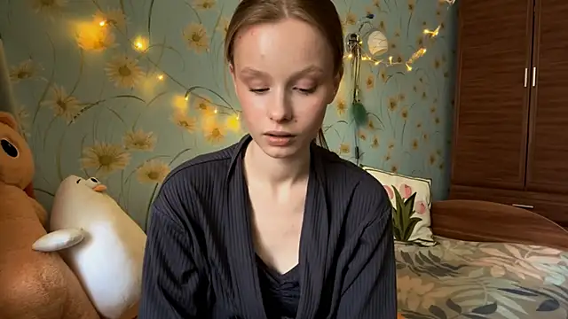 Snapshot of BeckyDwinell chatting on March 7, 2025, 1:29 pm BeckyDwinell online show from March 7, 2025, 1:29 pm