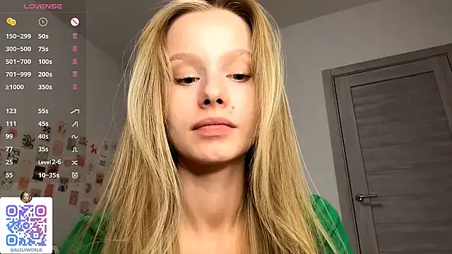 Snapshot of BeckyDwinell chatting on September 18, 2025, 4:20 pm BeckyDwinell online show from September 18, 2025, 4:20 pm