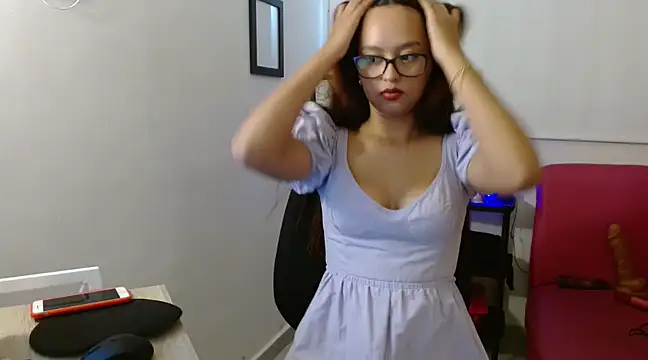 Emilybateee online show from March 15, 2025, 3:16 pm