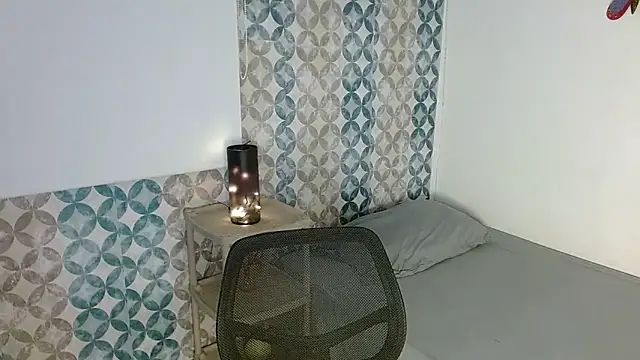 Emilybateee online show from November 22, 2025, 6:18 pm