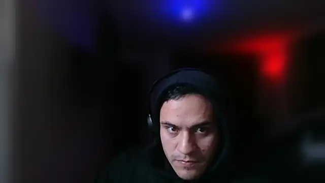 Andresbogota11 online show from July 14, 2026, 5:40 pm
