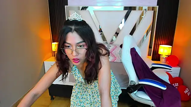 Cristin Petite online show from February 18, 2025, 9:42 pm