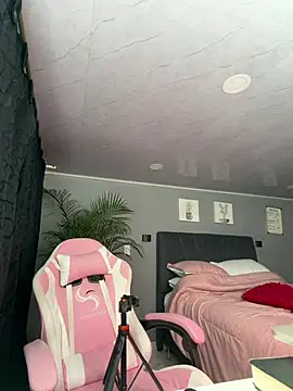 alejandra jonees online show from July 21, 2026, 2:03 am
