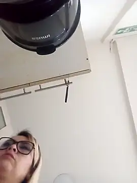 CandieGilson   online show from October 1, 2025, 11:05 am