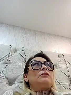 Snapshot of CandieGilson__ chatting on November 15, 2025, 12:13 pm CandieGilson online show from November 15, 2025, 12:13 pm