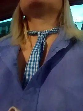 Snapshot of CandieGilson__ chatting on November 26, 2025, 10:49 am CandieGilson online show from November 26, 2025, 10:49 am