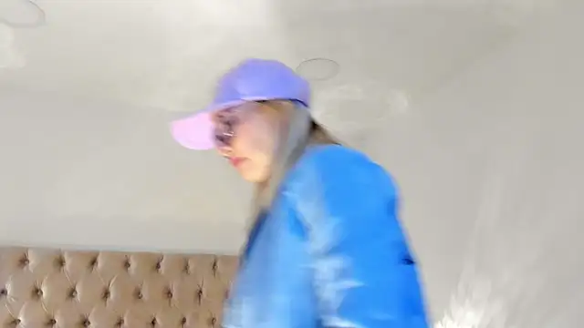 Snapshot of CandieGilson__ chatting on December 18, 2025, 1:06 pm CandieGilson online show from December 18, 2025, 1:06 pm