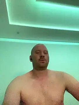 Krzysiekg123 online show from September 30, 2025, 10:04 pm