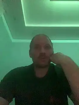 Krzysiekg123 online show from November 14, 2025, 7:34 pm