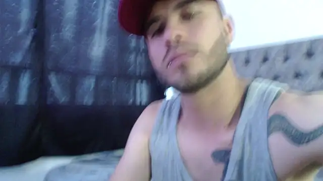 Snapshot of aczino_vel chatting on February 15, 2025, 9:37 pm aczino vel online show from February 15, 2025, 9:37 pm