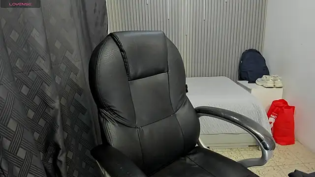 Estiv18  online show from March 11, 2026, 8:59 pm