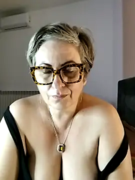 Snapshot of Pumabionda chatting on October 2, 2025, 2:40 am Pumabionda online show from October 2, 2025, 2:40 am