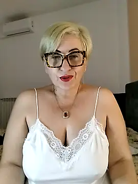 Snapshot of Pumabionda chatting on November 2, 2025, 10:17 am Pumabionda online show from November 2, 2025, 10:17 am