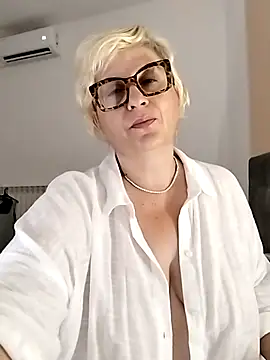 Snapshot of Pumabionda chatting on July 15, 2026, 4:45 pm Pumabionda online show from July 15, 2026, 4:45 pm