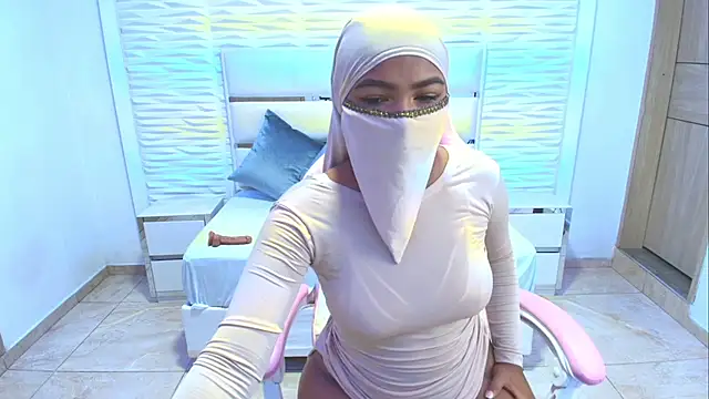 Zafira kazenn online show from February 15, 2025, 2:04 am