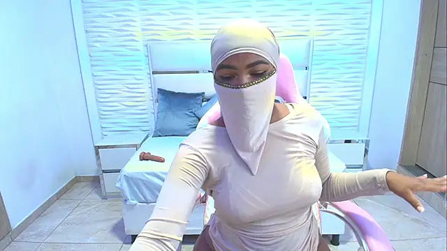 Zafira kazenn online show from February 15, 2025, 6:12 am