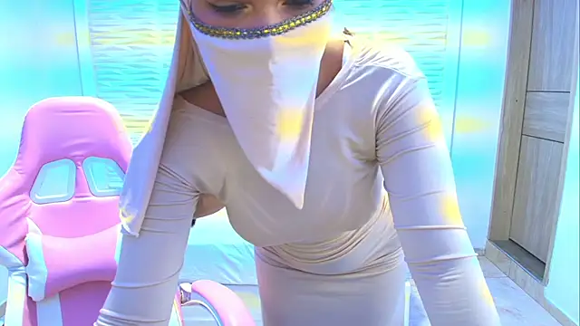 Zafira kazenn online show from February 16, 2025, 2:09 am
