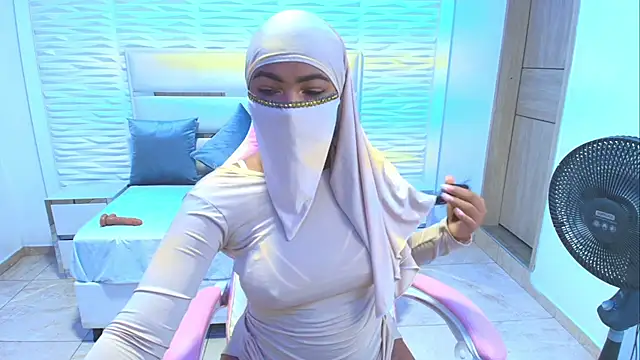 Zafira kazenn online show from February 18, 2025, 2:05 am