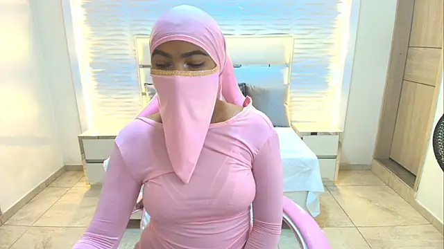 Zafira kazenn online show from March 10, 2025, 6:38 am