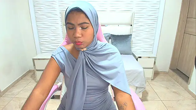 Zafira kazenn online show from March 15, 2025, 2:14 am