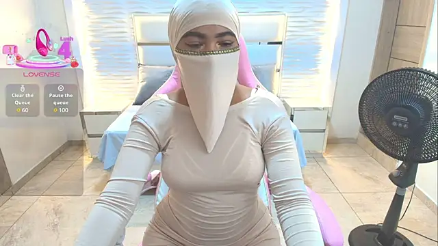 Zafira kazenn online show from March 20, 2025, 2:19 am