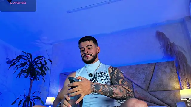 Snapshot of DickGriffith_ chatting on October 9, 2025, 12:58 pm DickGriffith online show from October 9, 2025, 12:58 pm