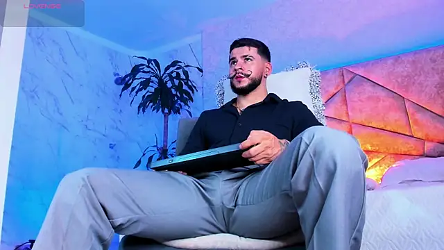 Snapshot of DickGriffith_ chatting on October 12, 2025, 11:31 am DickGriffith online show from October 12, 2025, 11:31 am