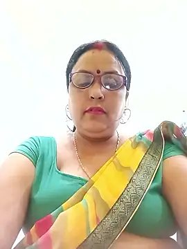 Snapshot of Kiyara8 chatting on October 17, 2025, 6:49 am Kiyara8 online show from October 17, 2025, 6:49 am