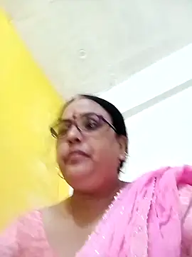 Snapshot of Kiyara8 chatting on October 26, 2025, 3:12 am Kiyara8 online show from October 26, 2025, 3:12 am