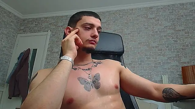 Snapshot of OscarGriffin chatting on February 12, 2025, 9:42 am OscarGriffin online show from February 12, 2025, 9:42 am