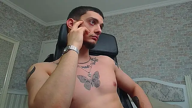Snapshot of OscarGriffin chatting on February 13, 2025, 12:43 pm OscarGriffin online show from February 13, 2025, 12:43 pm