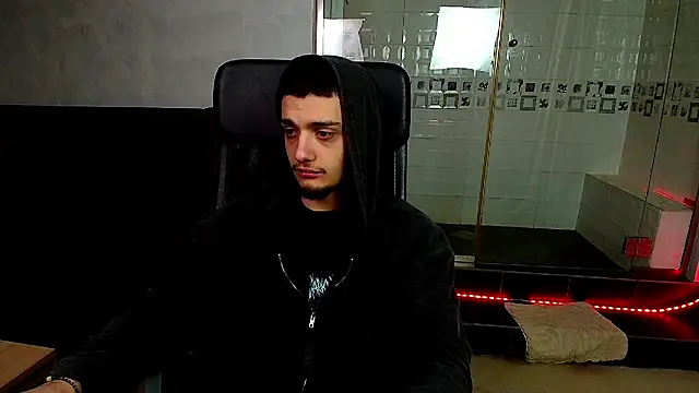 Snapshot of OscarGriffin chatting on February 23, 2025, 5:23 am OscarGriffin online show from February 23, 2025, 5:23 am