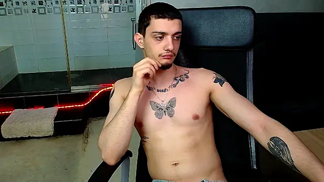 Snapshot of OscarGriffin chatting on February 25, 2025, 3:38 pm OscarGriffin online show from February 25, 2025, 3:38 pm