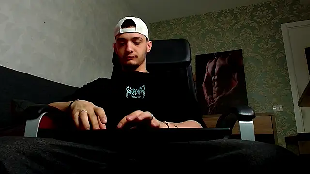 Snapshot of OscarGriffin chatting on March 13, 2025, 5:33 am OscarGriffin online show from March 13, 2025, 5:33 am